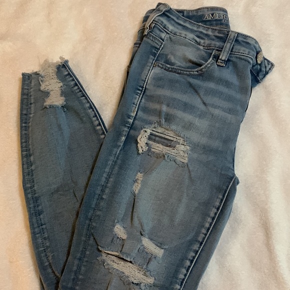 American Eagle Outfitters Denim - AE Distressed Skinny Jeans | Size 4